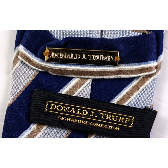 Donald J.‎ Trump Signature Collection Men's Striped Print Silk Neck Tie - Picture 5 of 8